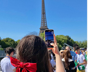 La Tour Efifffel et La Stagiare